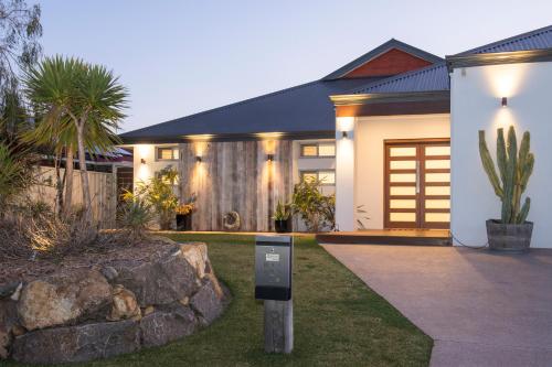 Roanoke Retreat in Dunsborough, Australia