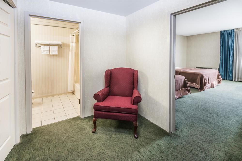 Howard Johnson Hotel Milford New Haven - photo 4