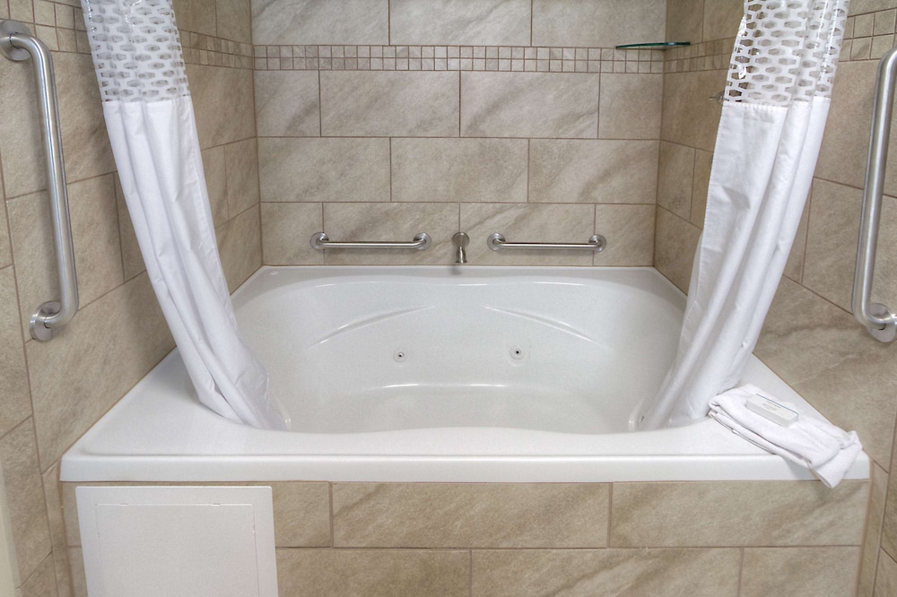Hampton Inn Russellville - photo 24