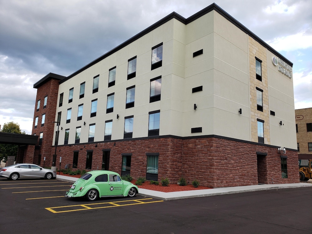 Cobblestone Hotel and Suites Janesville - photo 49