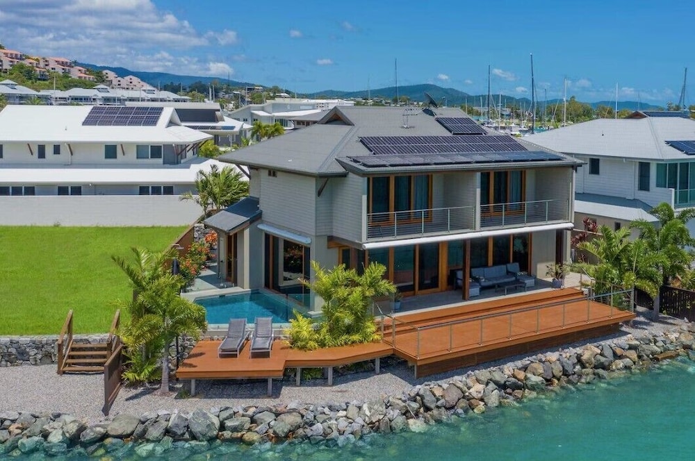 Cala 14 in Airlie Beach, Australia