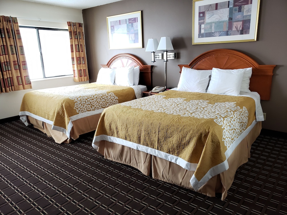 Days Inn by Wyndham Portage Cascade Mountain area - photo 21