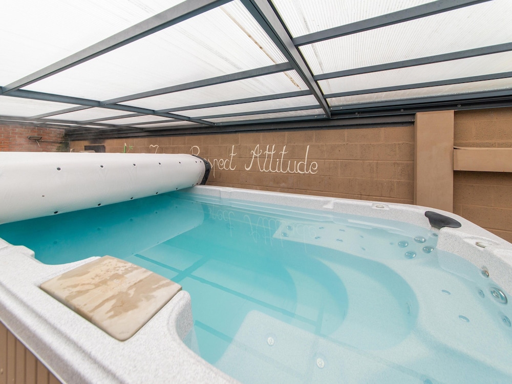 Magnificent holiday home in Verviers with sauna — 4-Star Luxury Hotel in Verviers, Belgium