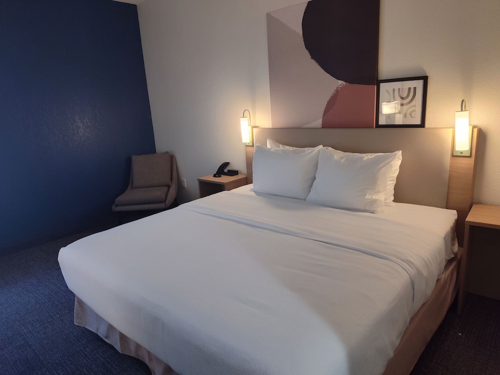 Spark by Hilton Stevensville - photo 15