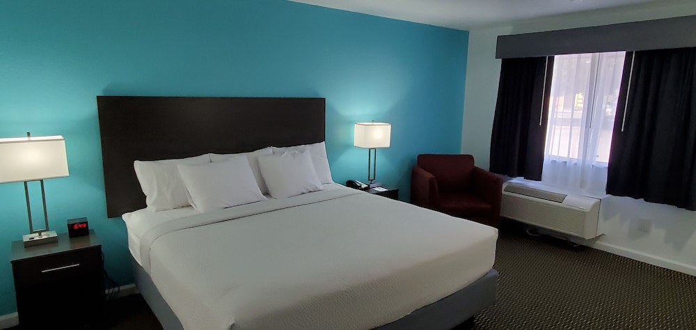Travelodge by Wyndham Livonia Canton Novi Detroit Area - photo 6
