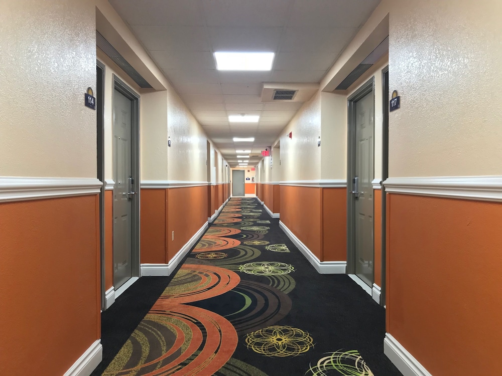 Days Inn by Wyndham San Antonio Airport - photo 37