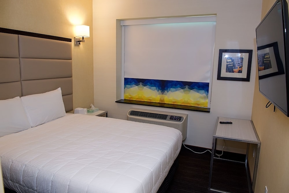 7 Days Hotel Bronx - photo 10