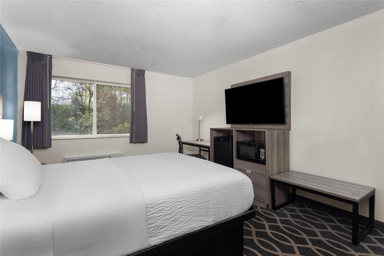Baymont by Wyndham Piqua - photo 13