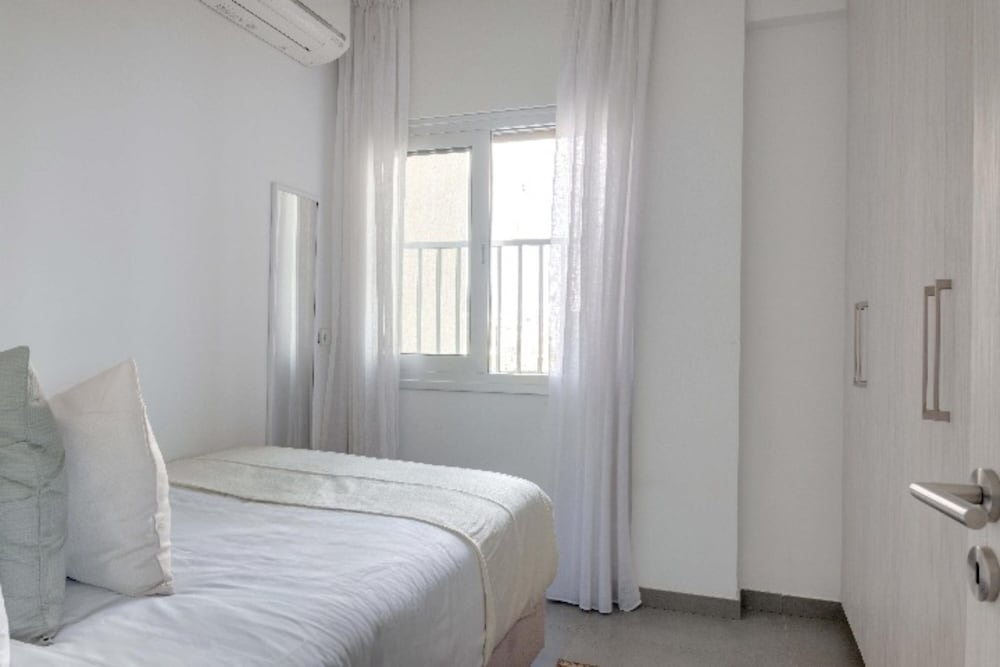 Phaedrus Living Beach Front Flat Kyma