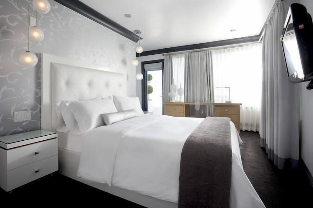 La Pensione Hotel - photo 9