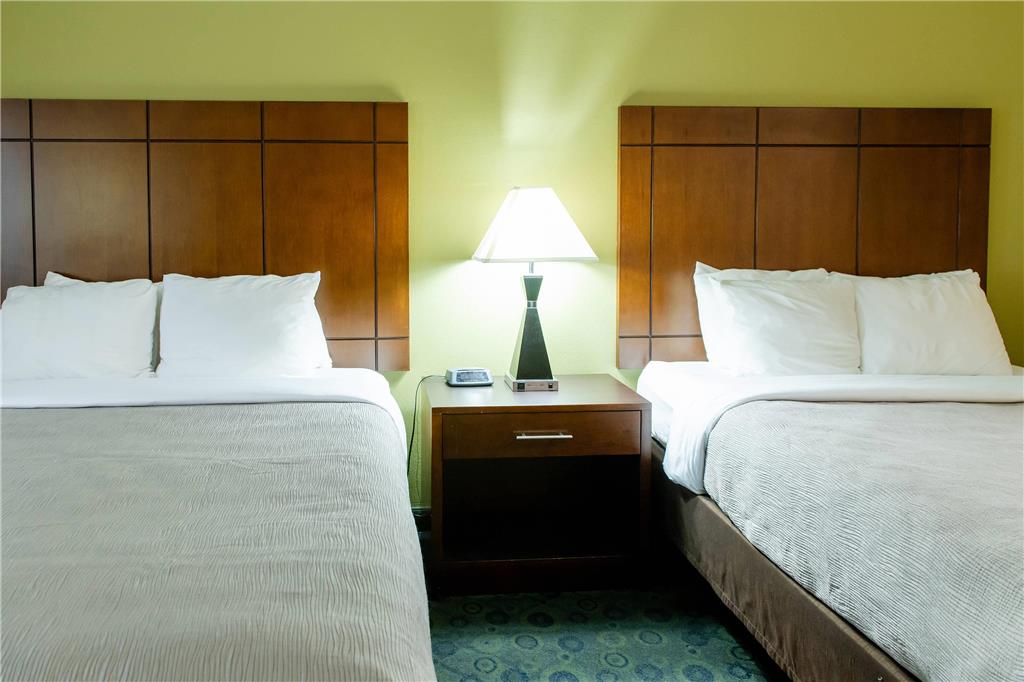 Quality Inn & Suites Bloomington I 55 and I 74 - photo 25