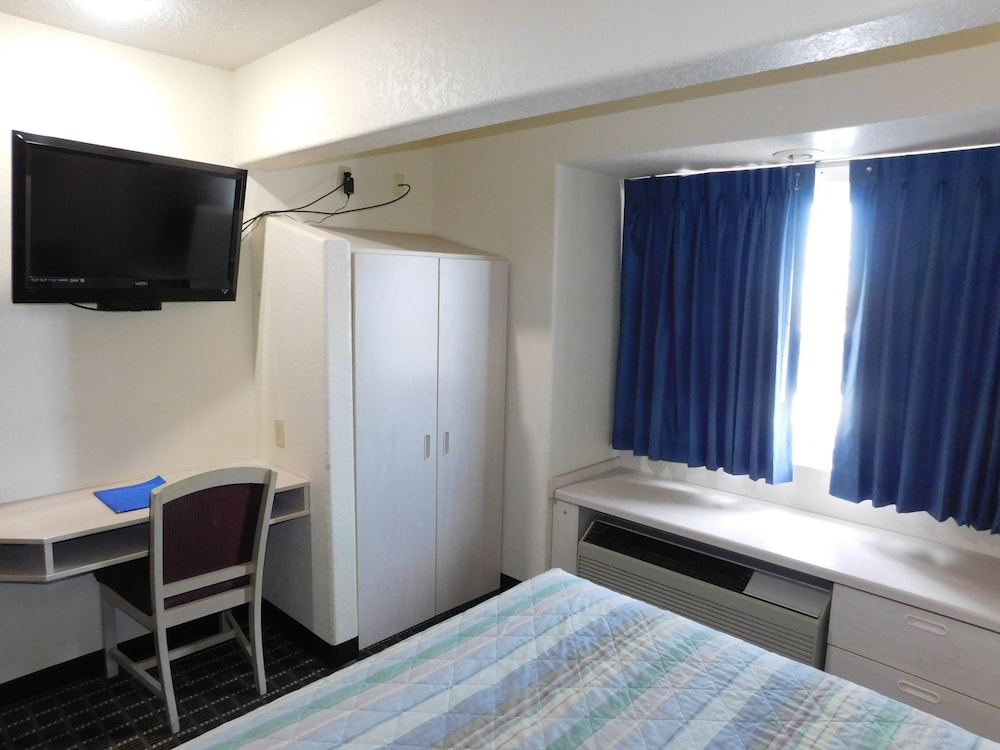 Travelodge by Wyndham Chadron - photo 11