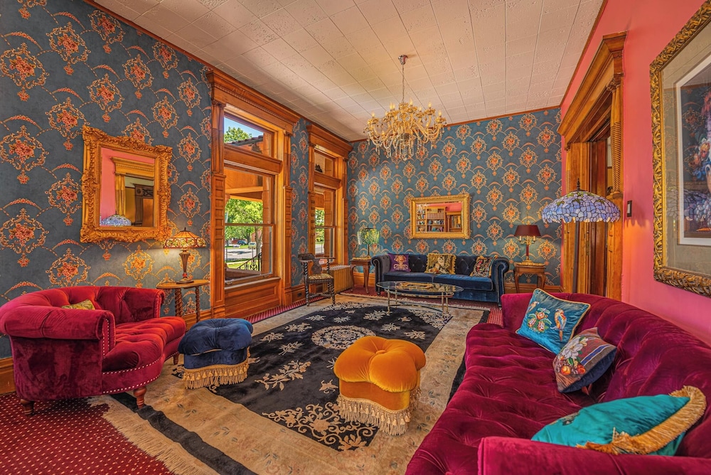 Orman Mansion Pueblo's Most Luxurious Stay - photo 12