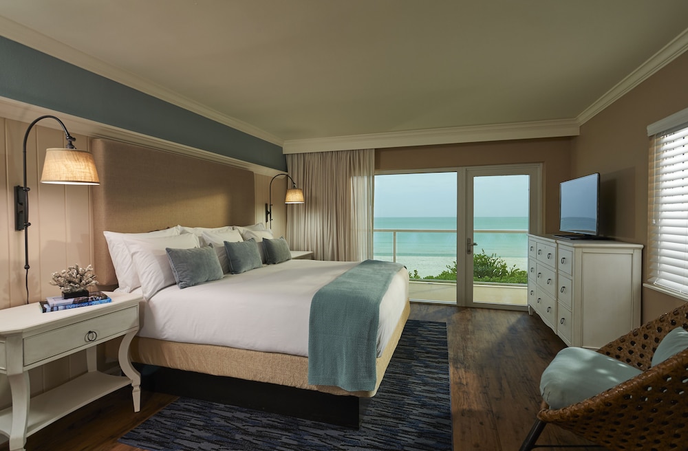 Edgewater Beach Hotel - photo 5