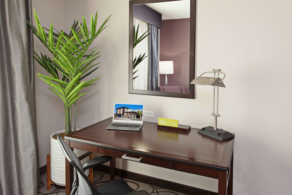 Hilton Garden Inn Irvine Orange County Airport - photo 6