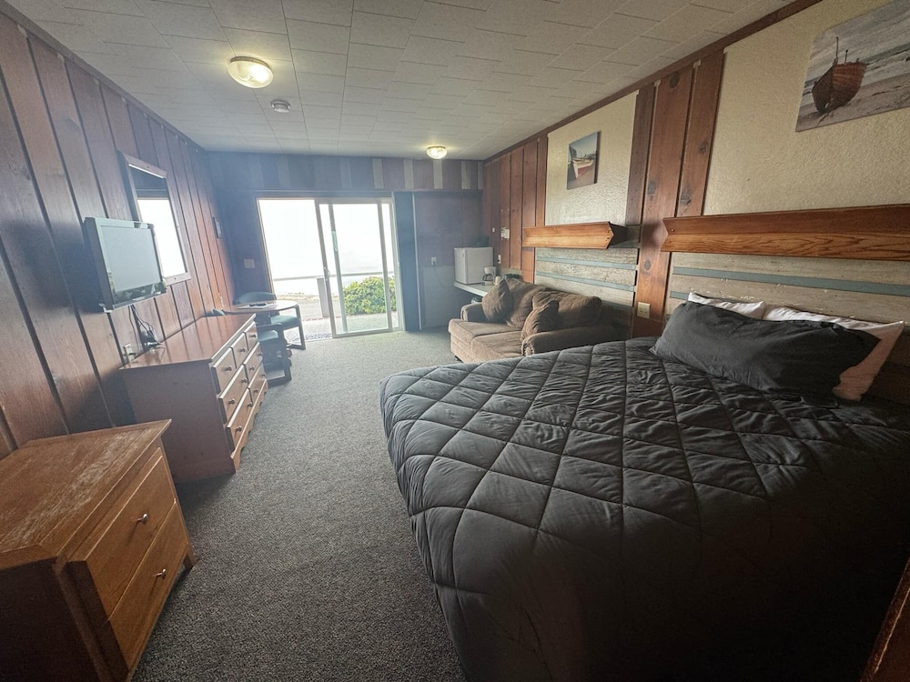 Sunset Oceanfront Lodging - photo 57