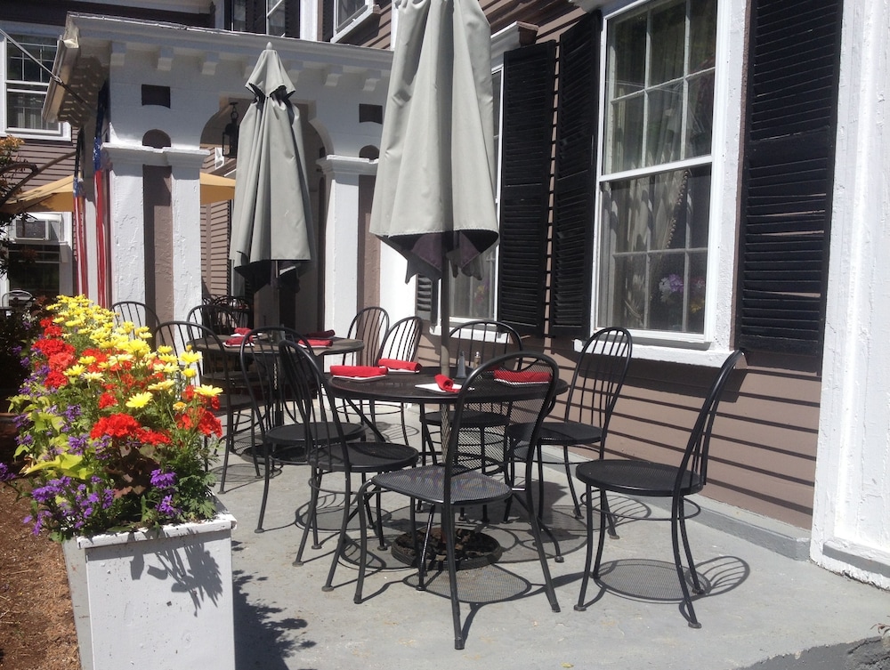 Concord's Colonial Inn - photo 26