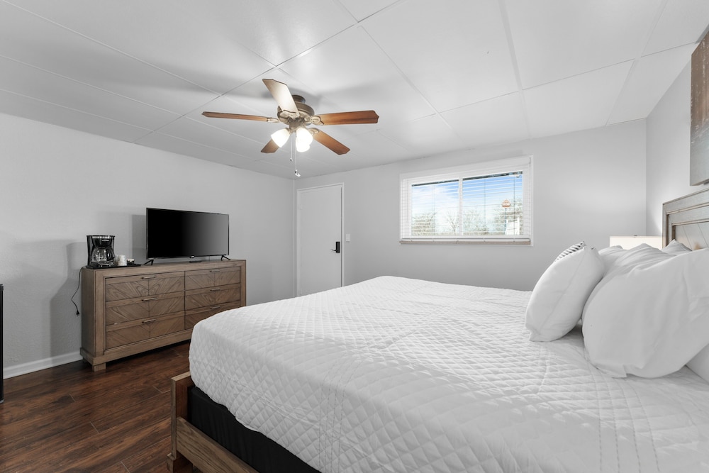 Silver Cove Resort on Table Rock Unit 10 - photo 5