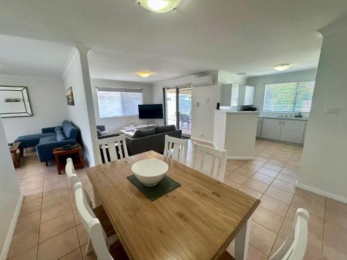 Geographe Bay Holiday Stay — hotel in Geographe