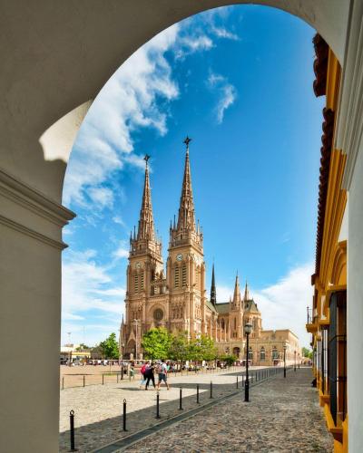 Humberto Apart B — 4-Star Luxury Hotel in Lujan, Argentina