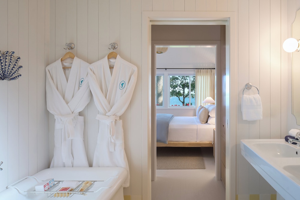 Silver Sands Motel & Beach Bungalows - photo 81