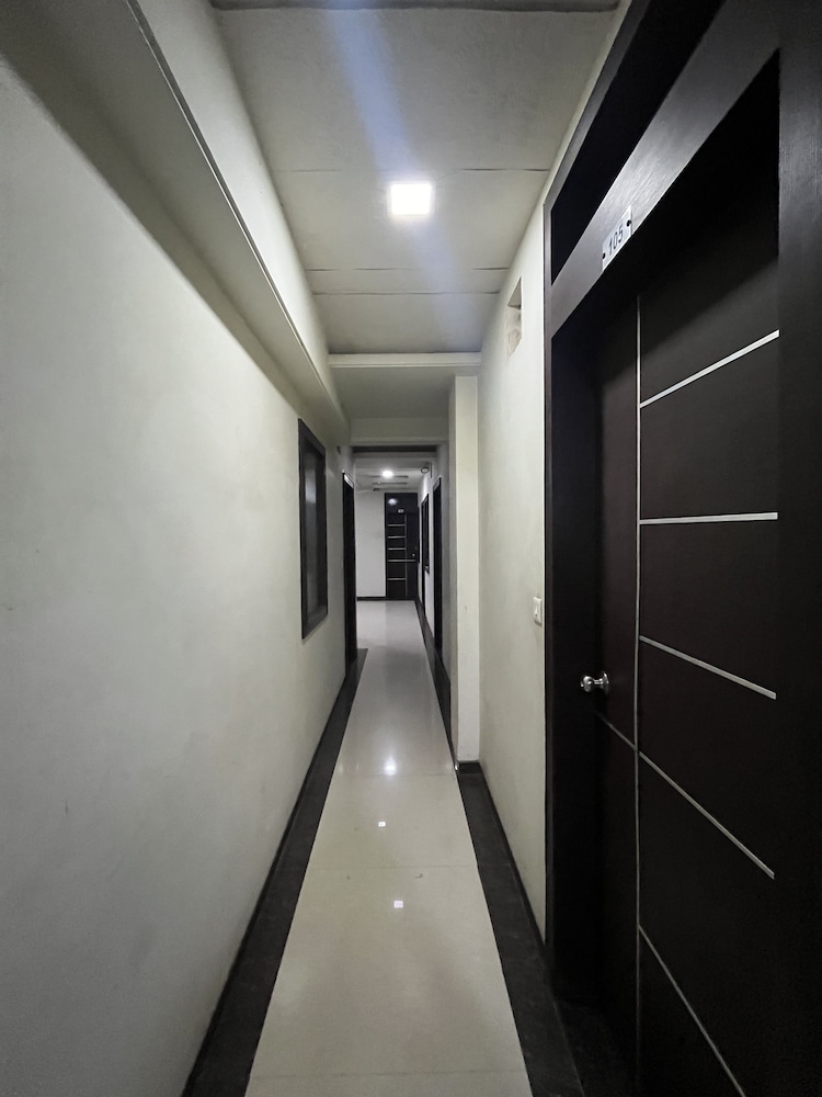 Hotel Tushar Residency — Mathura