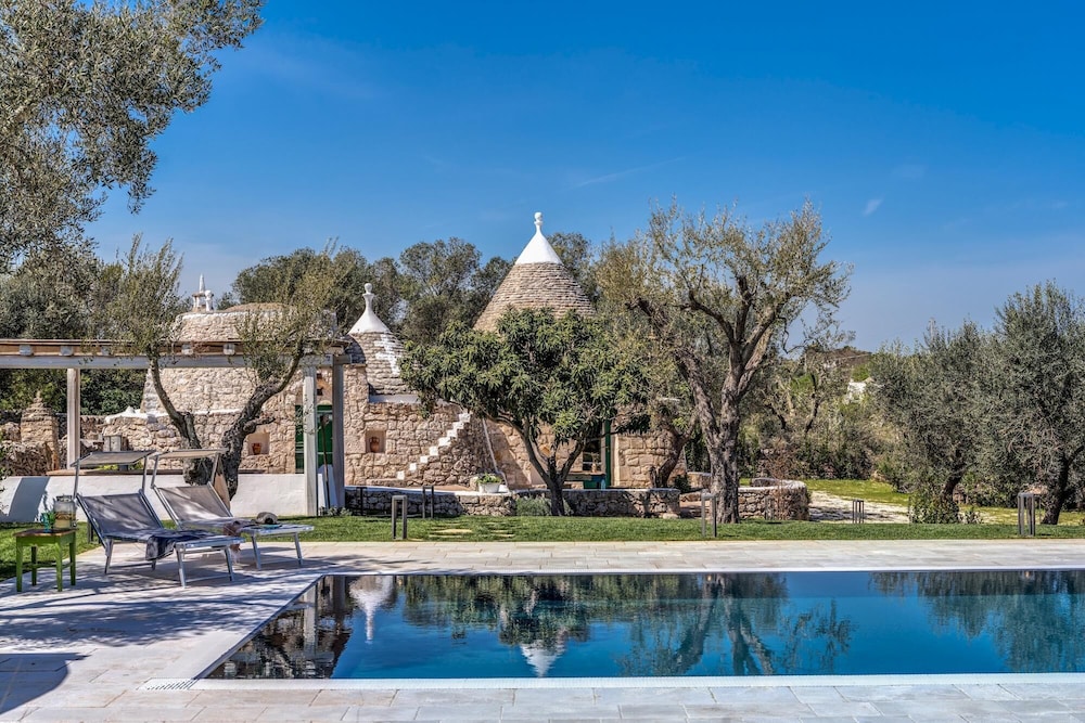 Trullo La Sacchina in Ostuni — 4-Star Luxury Hotel in Ostuni, Italy