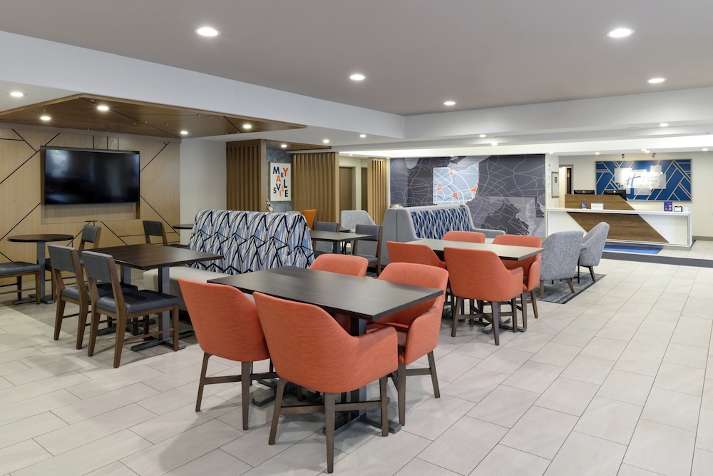 Holiday Inn Express Hotel and Suites Marysville by IHG - photo 76