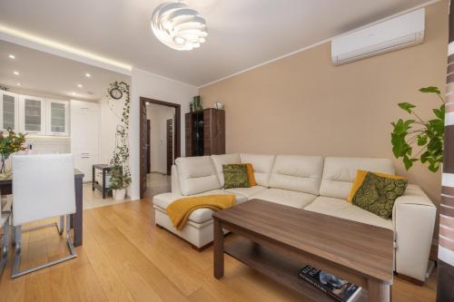 Comfortable Apartment Krakowska Wrocław with FREE PARKING by Noclegi Renters — 4-Star Luxury Hotel in Wroclaw, Poland