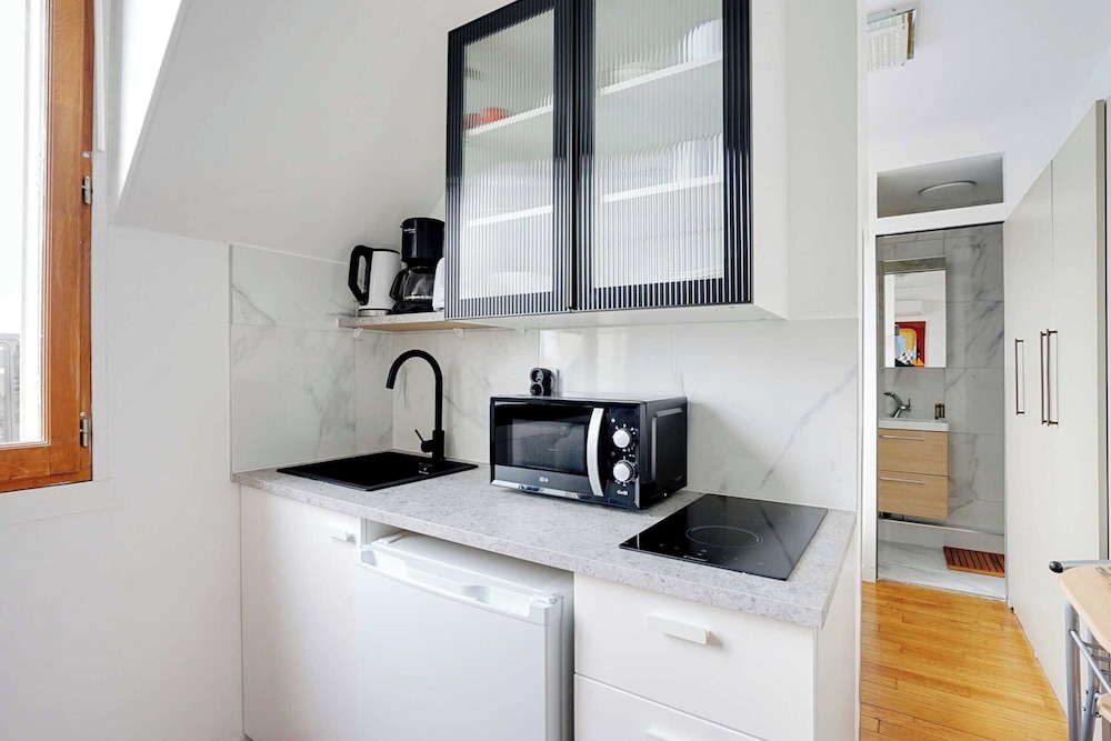 Elegant Studio 2P Chaillot — 4-Star Luxury Hotel in Paris, France