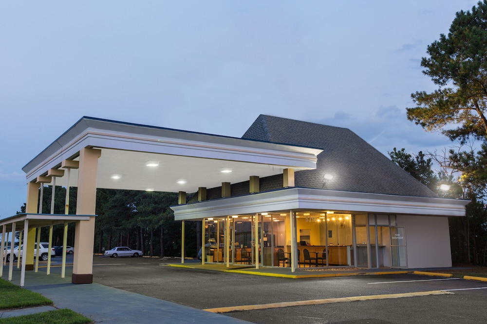 Travelodge Fredericksburg South - photo 19