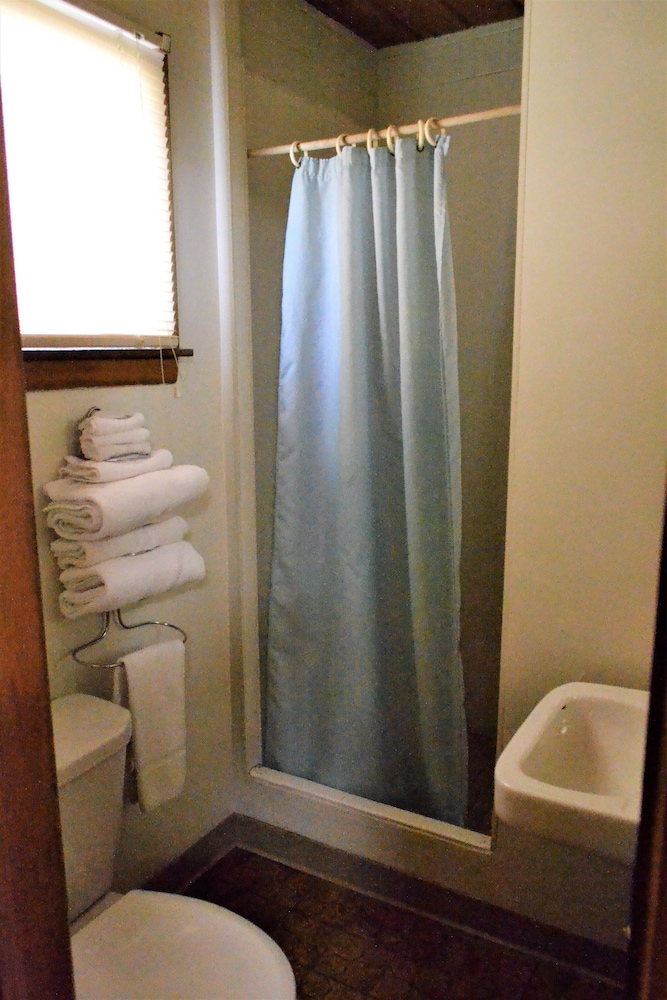 Innkeeper Motel - photo 53