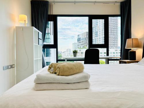Pool View Two bedrooms Sukhumvit
