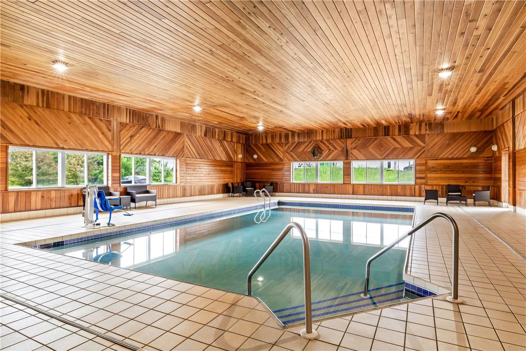 Super 8 by Wyndham Osseo WI - photo 10