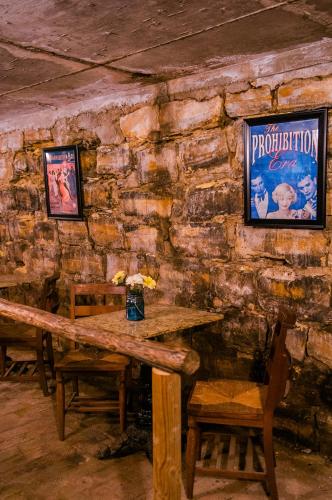 The Historic Wolf Hotel - photo 21