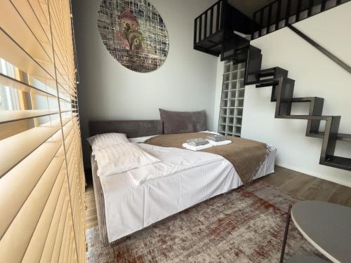 IVIS House Modern Apartment in Vilnius Old Town with balcony — 4-Star Luxury Hotel in Vilnius, Lithuania