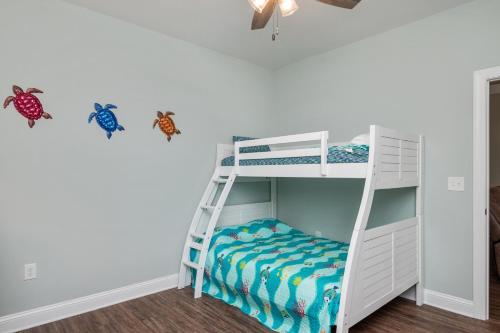Pawsitively Paradise by Oak Island Accommodations - photo 34