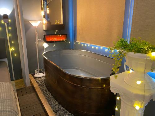 El Meir Prime Cabin W Bathtub Near Ek — 4-Star Luxury Hotel in Santa Rosa, Philippines