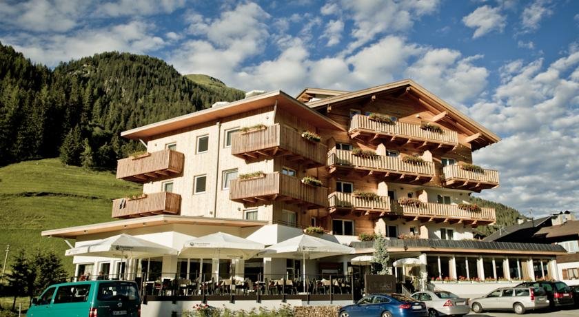 Naturhotel Tandler — 4-Star Luxury Hotel in Sankt Jakob In Defereggen, Austria