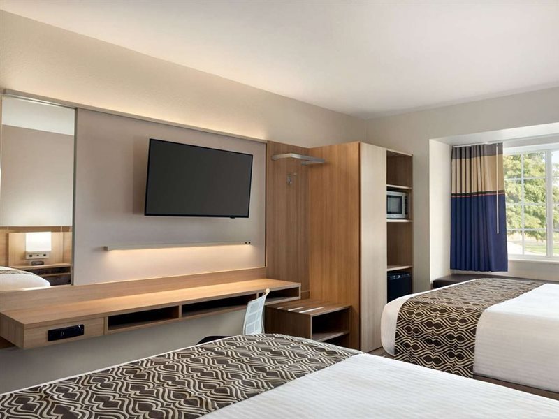 Microtel Inn & Suites by Wyndham Baton Rouge - photo 7