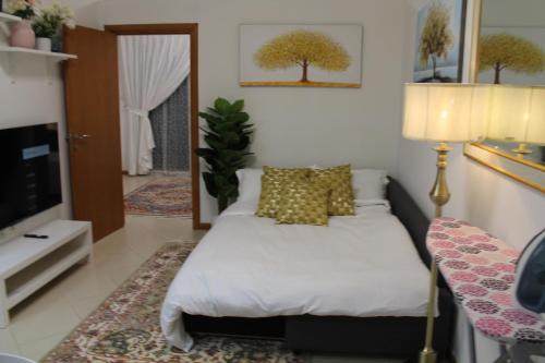 Newly furnished cozy 1 bedroom apartment close to JBR beach and metro — 4-Star Luxury Hotel in Dubai, United Arab Emirates