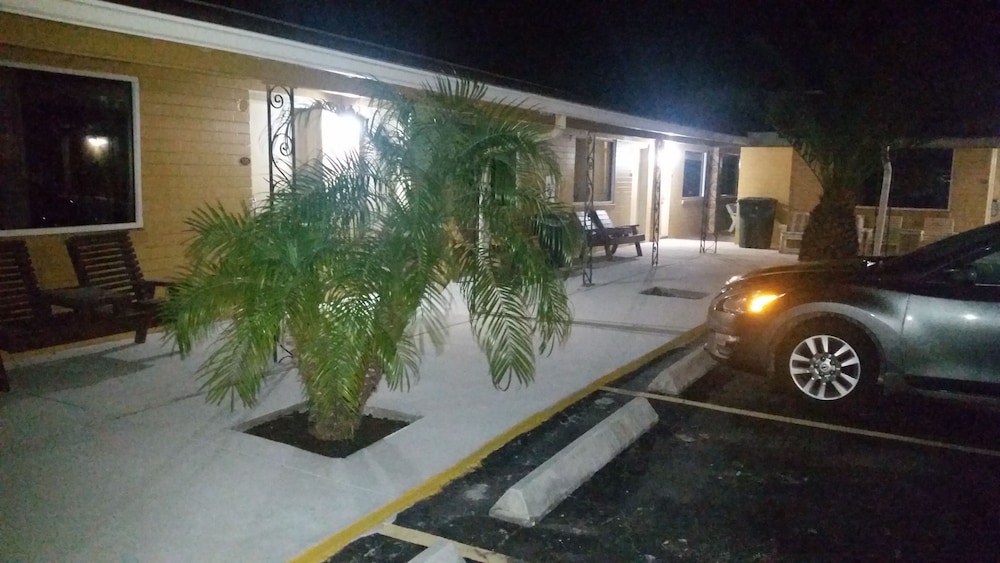 American Inn of Daytona - photo 32