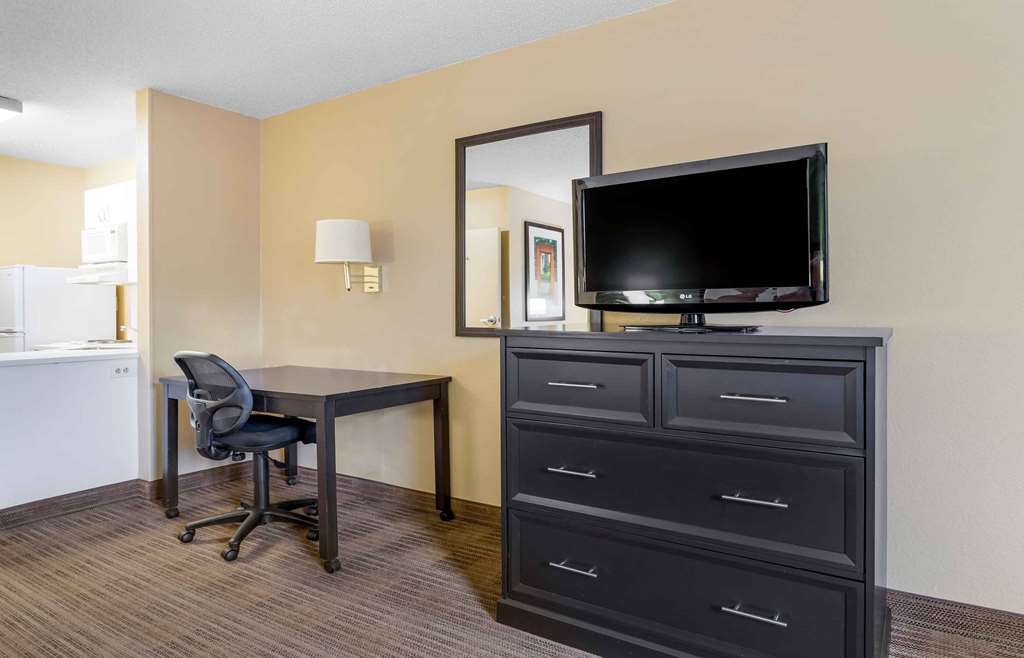 Extended Stay America Suites Houston Galleria Westheimer - photo 18