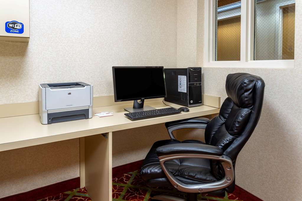 Hawthorn Suites by Wyndham Allentown Fogelsville - photo 10