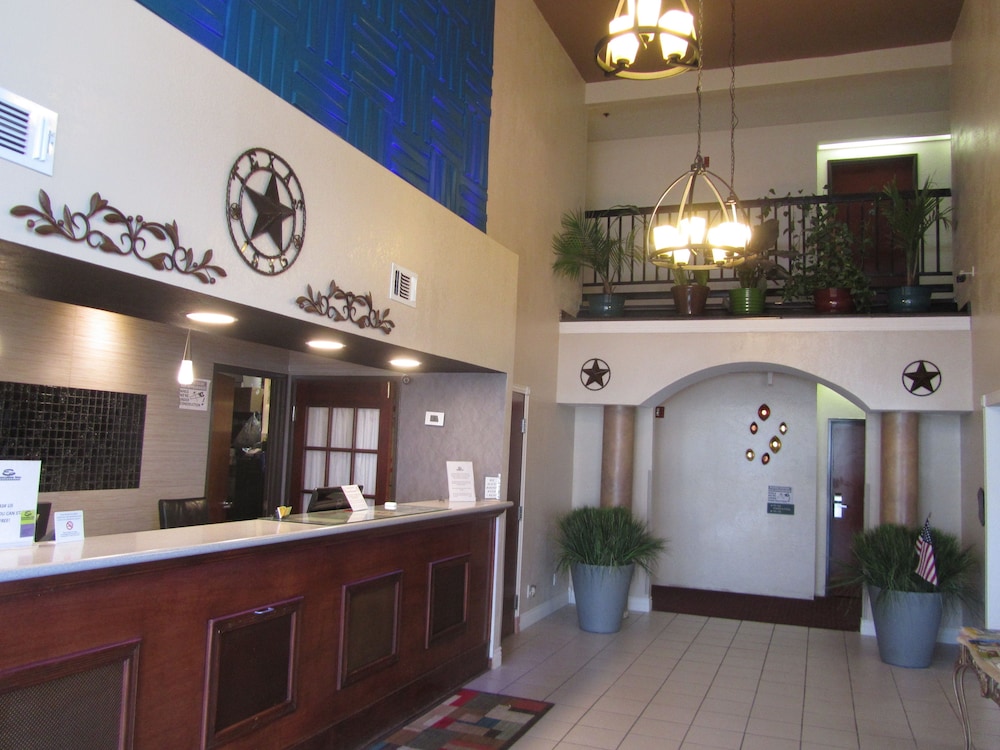 Executive Inn and Suites Wichita Falls - photo 2