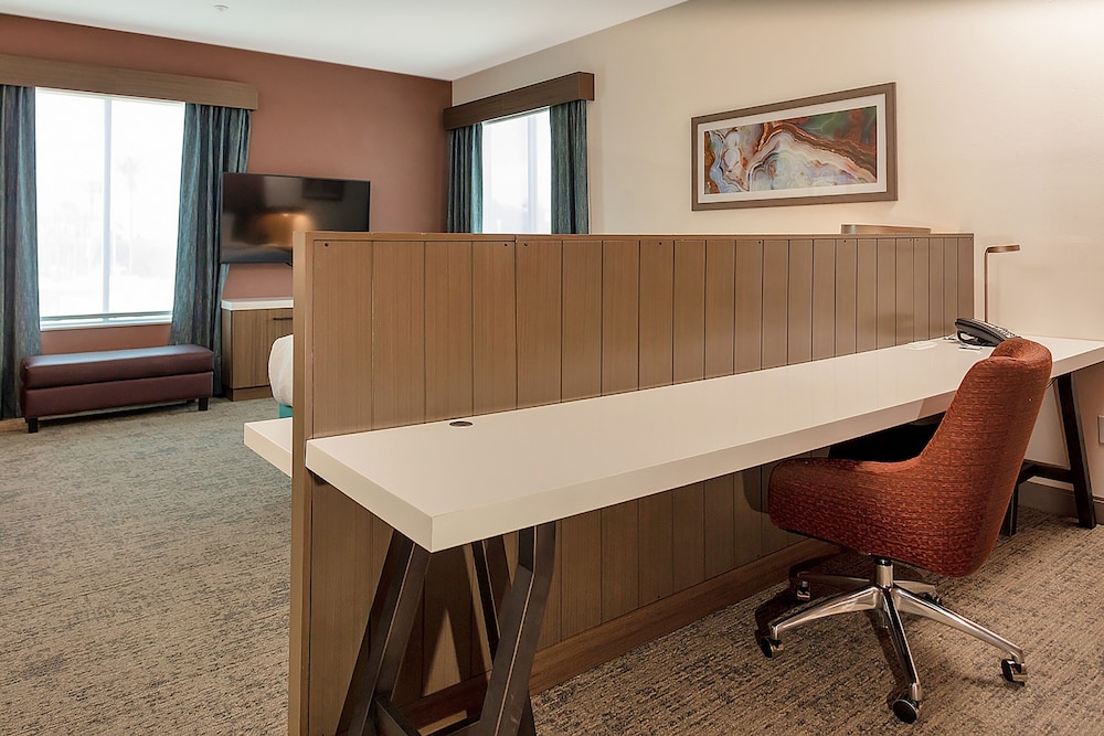 Hilton Garden Inn Chandler Downtown - photo 9