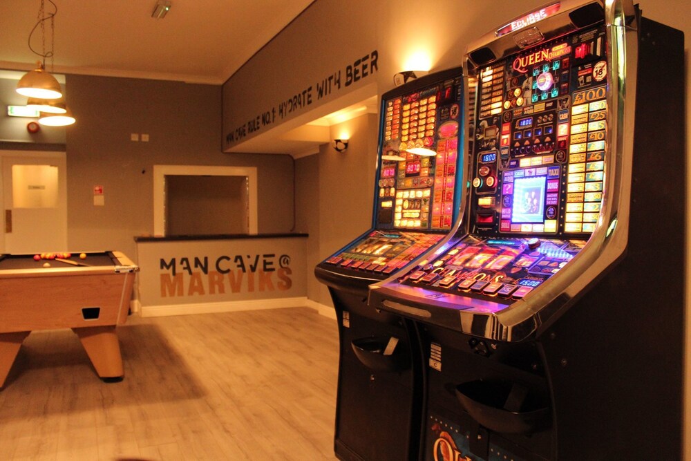 Marviks Sports Bar and Grill - carbon neutral hotel in Leven
