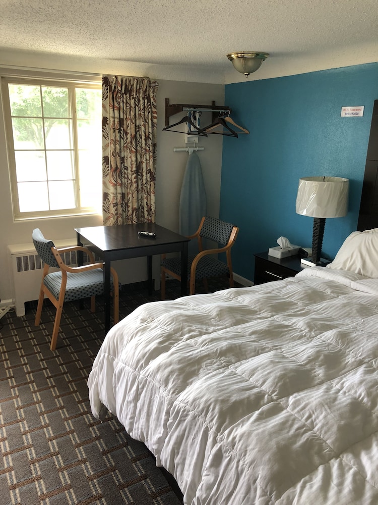 Gratiot View Motel - photo 9