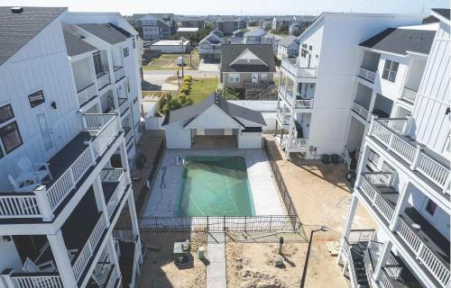 New Build with Rooftop Deck & Panoramic Ocean Views — Kill Devil Hills — photo 5
