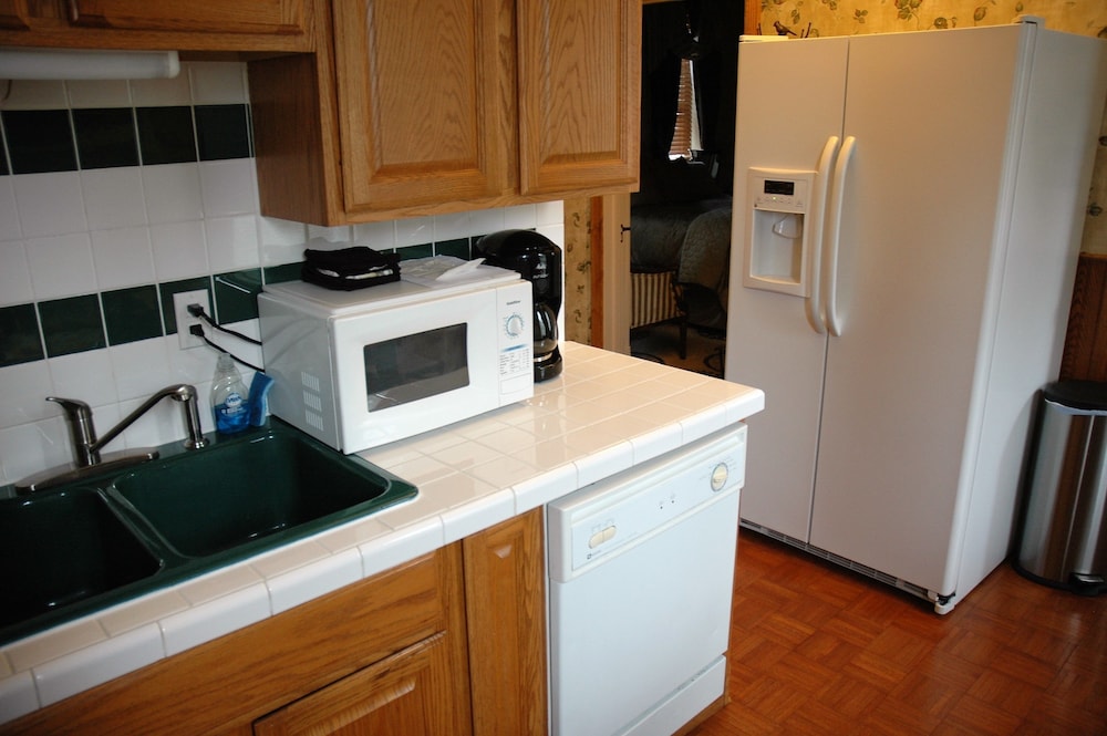 South Broadway Manor - photo 81